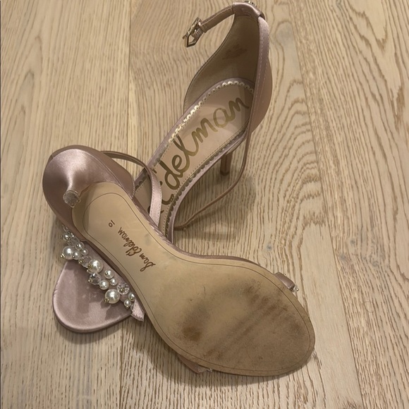 Sam Edelman Women's Pink Heels with Pearl Embellishments - Picture 4 of 4